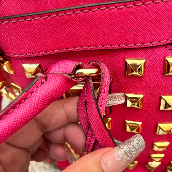 Authentic Hot pink gold studded, Michael Kors tote bag - Picture 3 of 5